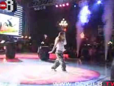 Cô bé dancer cá tính